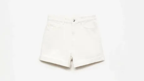 Calitate, stil și confort. Pe Fashion Days găsești pantalonii scurți de damă perfecți pentru tine. Descoperă colecția