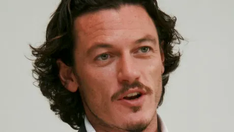 Luke Evans e Vlad Ţepeş în noua producţie «Dracula Untold»