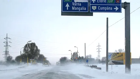 Viscolul puternic blocheaza drumuri si inchide traficul! (Video)