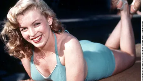 Cum pozau divele de altădată, fără Photoshop: cu celulită şi şunculiţele la vedere