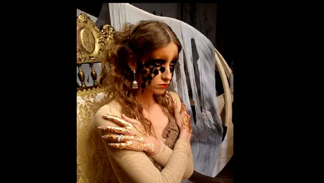 Iulia Albu, filmata purtand bijuterii in valoare de peste 1 milion de euro!