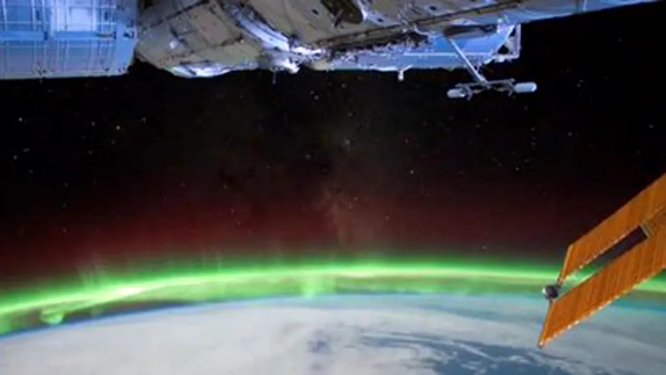 Imagini uimitoare din spațiu, cu Aurora Australis (Video)