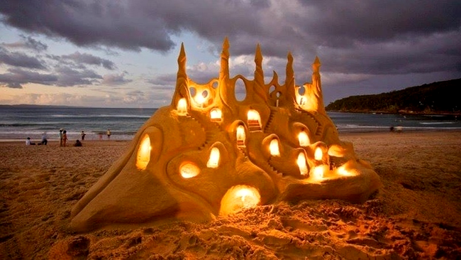 Castelul de nisip iluminat