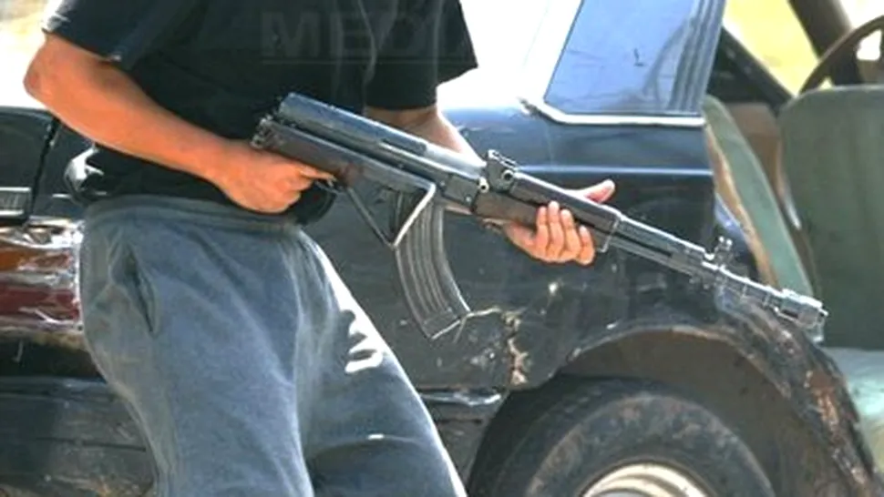 O firma romaneasca trebuia sa exporte arme automate in Libia?