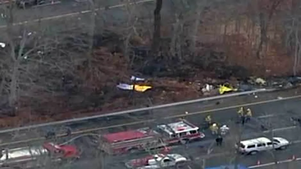 Un avion s-a prabusit pe o autostrada din New Jersey (Video)