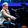 Elton John ar putea continua să cânte în metavers după ce va renunţa la turnee