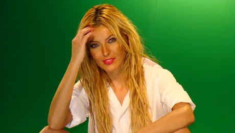 Roxy Rocks vrea sa-l gaseasca pe „Mr. Right” (VIDEO)