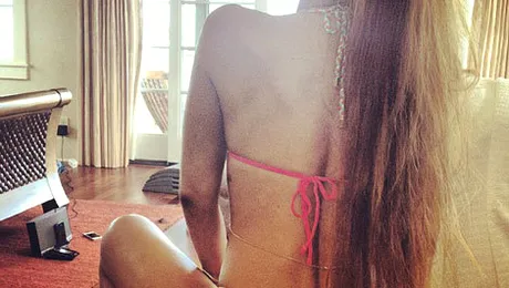 Ce notă i-ai da… fundului Rihannei?