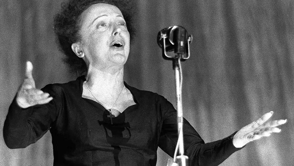 O femeie de 80 de ani canta mai bine ca Edith Piaf! (video)
