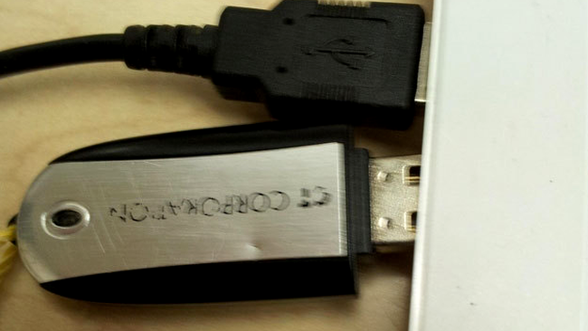 Stick-urile USB de dimensiuni nestandardizate (mai mari)