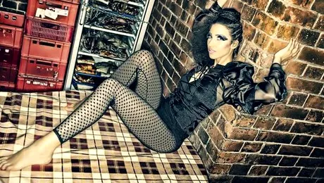 Colors in motion: Primul pictorial beauty intreFete.ro (poze)