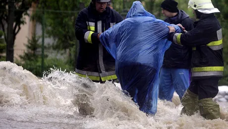 Mii de sinistrati in Ungaria, din cauza inundatiilor