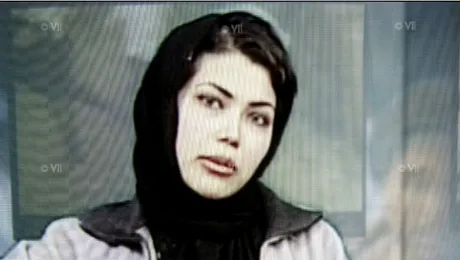 Prezentatoarele de televiziune afgane, somate să nu se mai macheze și să poarte văl