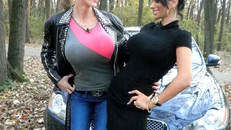 Roxana Ciuhulescu „se bate” in sani cu Adina Barbu (Poze)