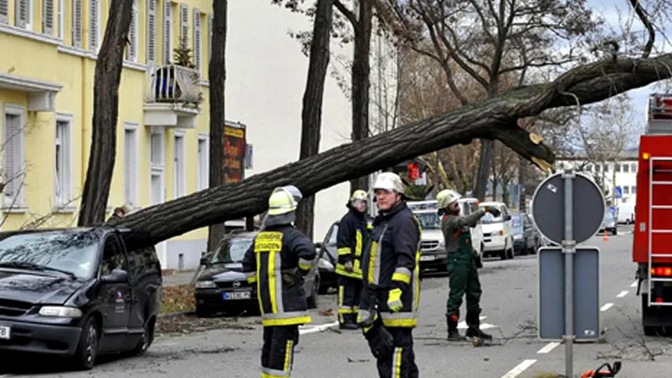 Furtuna Xynthia a ucis cel putin 53 de persoane in Europa