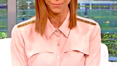 O cunoscută prezentatoare TV, înşelată de iubit cu o cântăreaţă!