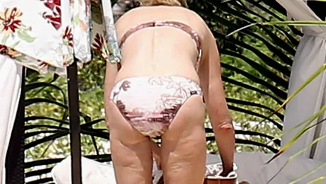 Era considerată blonda perfectă de la Hollywood! Dar a ieşit în costum de baie şi…