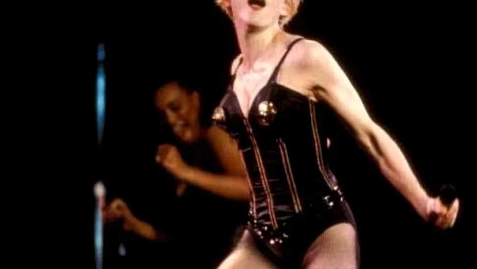 Un corset ce a apartinut Madonnei s-a vandut cu 72.000 de dolari, la licitatie