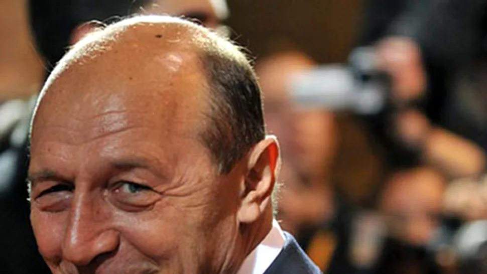 Basescu spune ca va folosi sampon desi nu prea are de ce