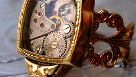 Bijuteriile vintage, „19 moons” ale artistului Neiffer Desmond