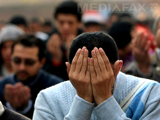 După tragedia de miercuri, egiptenii și-au plâns morții si apoi au protestat