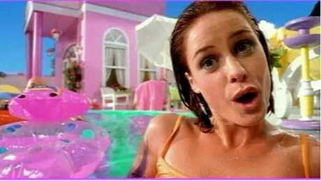 „I’m a Barbie girl, in a Barbie World” – A trecut timpul, dar nu a lăsat urme! Cum arată Barbie Girl din trupa Aqua, la 42 de ani