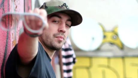 Videoclipul lui Skizzo Skillz, „Pierdevara cry me out”, exclusiv pe Apropo.ro!