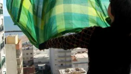 Amenzi de până la 1.000 de lei pentru cei care scutură păturile pe geam