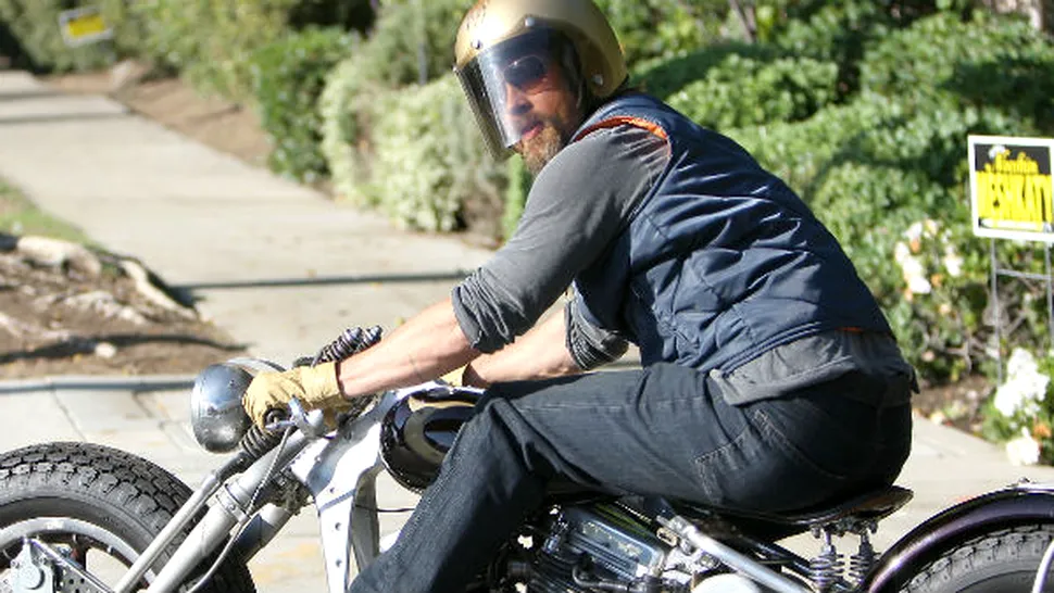 Brad Pitt a cumpărat o motocicletă de 37.000 de dolari pentru un cascador