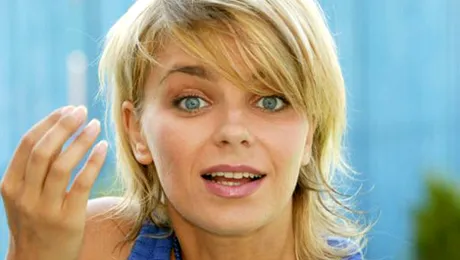 Gianina Corondan, apariţie de senzaţie în cea mai transparentă rochie! A arătat tot