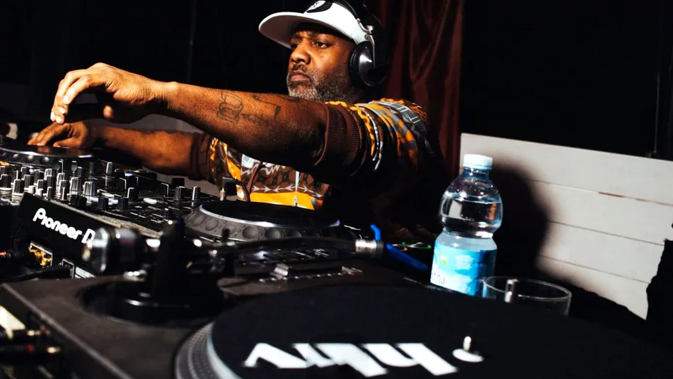 Legendarul DJ Paul Johnson, celebru pentru piesa „Get Get Down”, a murit din cauza Covid-19 (Video)