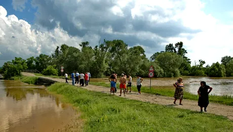 Atenționare meteo: Cod galben de inundații, ploi torențiale, grindină și vânt