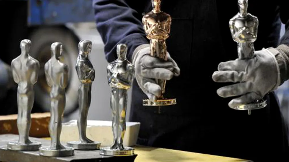 Premiile Oscar: Cum sunt realizate trofeele Oscar (Poze)