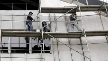 Romanii, opriti in continuare sa munceasca in Anglia