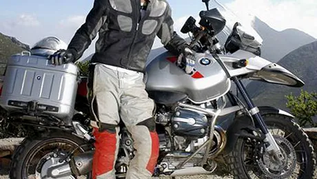 Brad Pitt, lăsat baltă