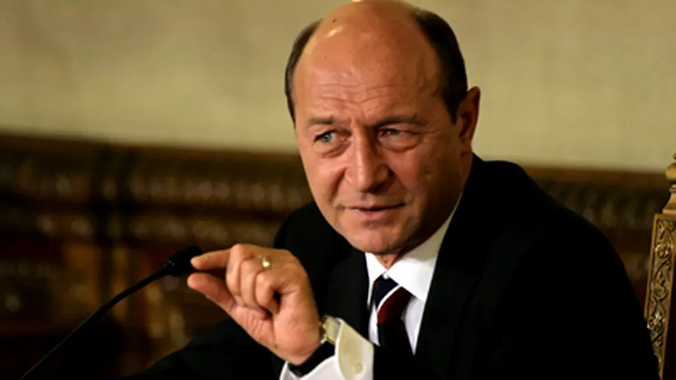 Basescu inca nu s-a hotarat daca va candida