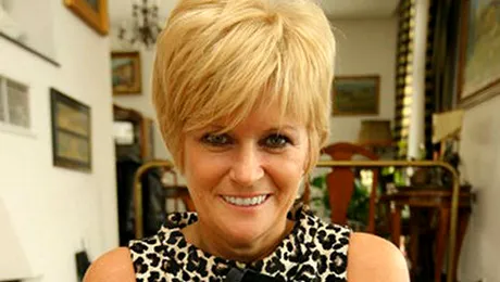 Monica Tatoiu îmbracă rochia de mireasă, la 57 de ani