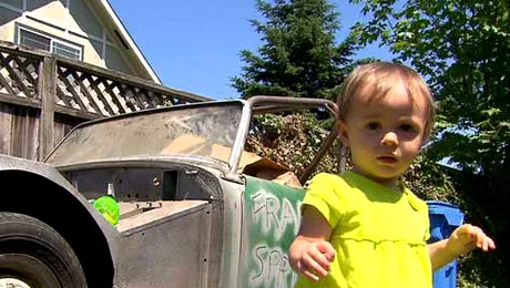 O fetiță de un an a cumpărat o mașină de pe eBay