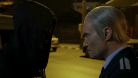 Torţionarul Vişinescu, hotărât să-i afle secretul solistului Carla’s Dreams: ”Demachiază-te!”