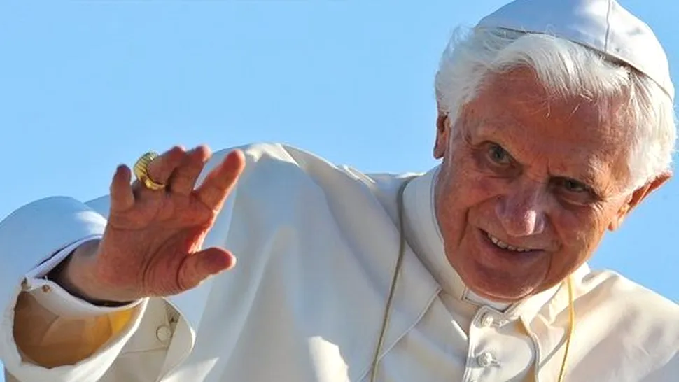 Papa Benedict al XVI-lea a exorcizat doi bărbați la Vatican
