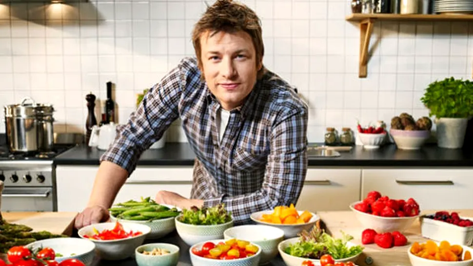 Jamie Oliver îţi arată cum prepari un ou prin poşare ( Video)