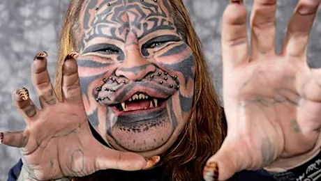 S-a sinucis „omul tigru”, Dennis Avner