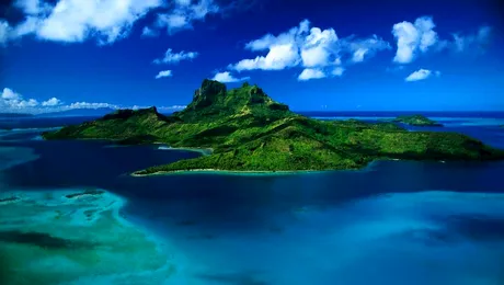 Un baiat de patru ani a castigat o insula la loto!