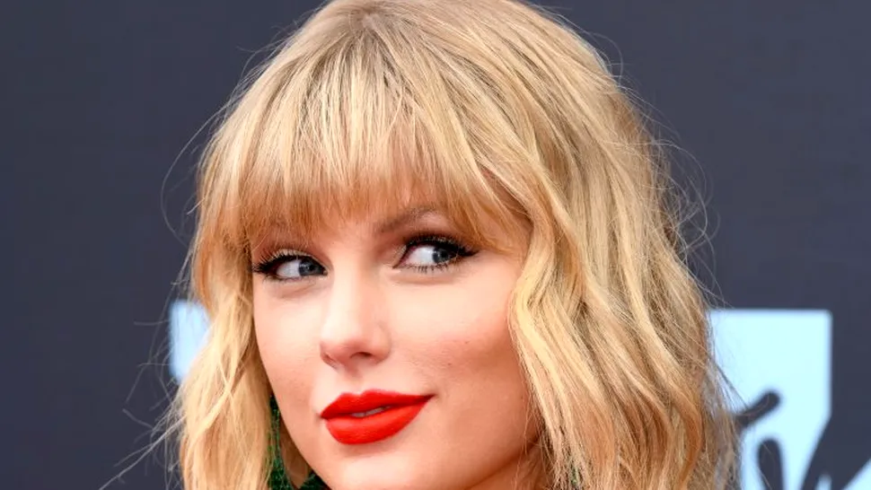 Taylor Swift revine pe prima poziție în topul Billboard 200