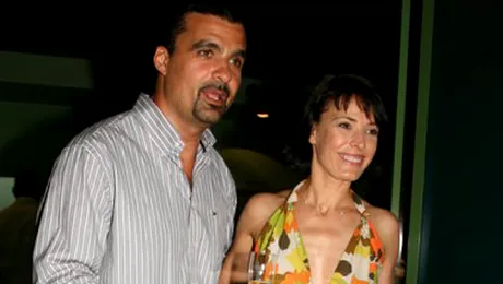 Monica Davidescu si Aurelian Temisan sunt parintii unei fetite