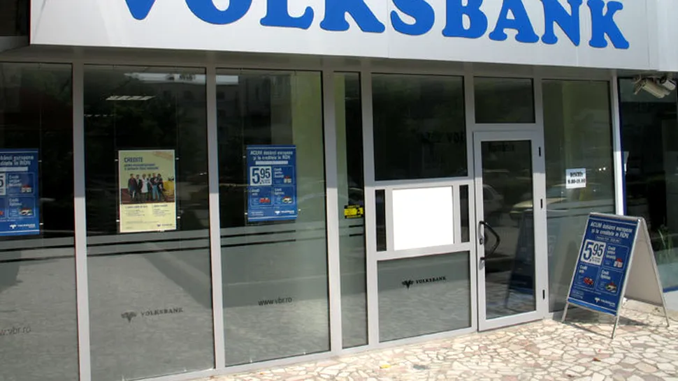 Instanta: Clientii Volksbank trebuie sa-si plateasca ratele
