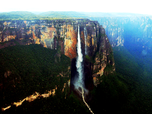 Cascada Angel din Parcul Național Canaima, Venezuela
