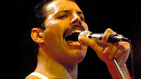 Cum se pregatea Freddie Mercury inainte de a concerta (Video)
