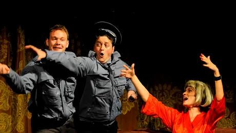 Blonda, chiorul si piticul, la Cotroceni! A lipsit presedintele (Poze)