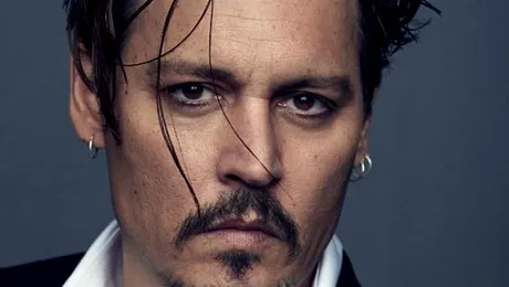 Momente grele: Johnny Depp, devastat înainte de concertul din România